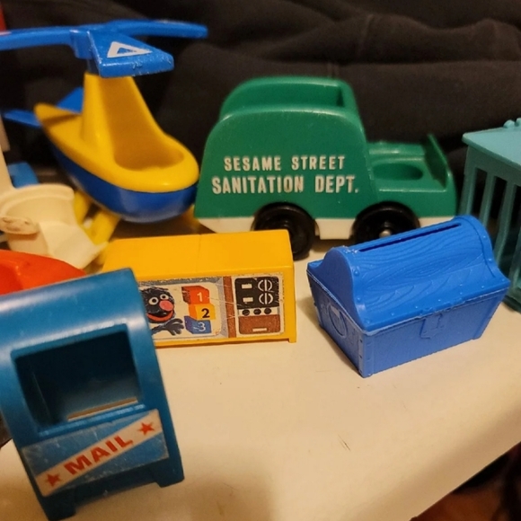 Sesame Street pieces - Picture 5 of 5